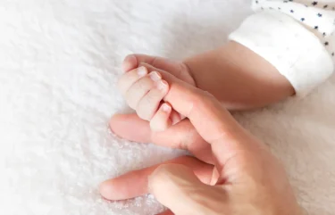一絨毛膜二羊膜双胎の奇跡 – 特殊な妊娠管理と分娩